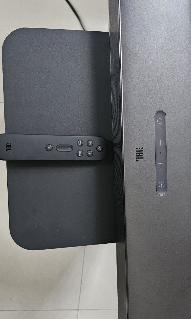 JBL soundbar 5.1 surround 550w (Category: Soundbars, Speakers & Amplifiers) located in Quezon City. Submitted by darwin774 (Listing ID 1393643294, Image 2). Description: JBL 5.1 channel surround soundbar bluetooth and hdmi no box no issue great sound and bass fixed and last price.