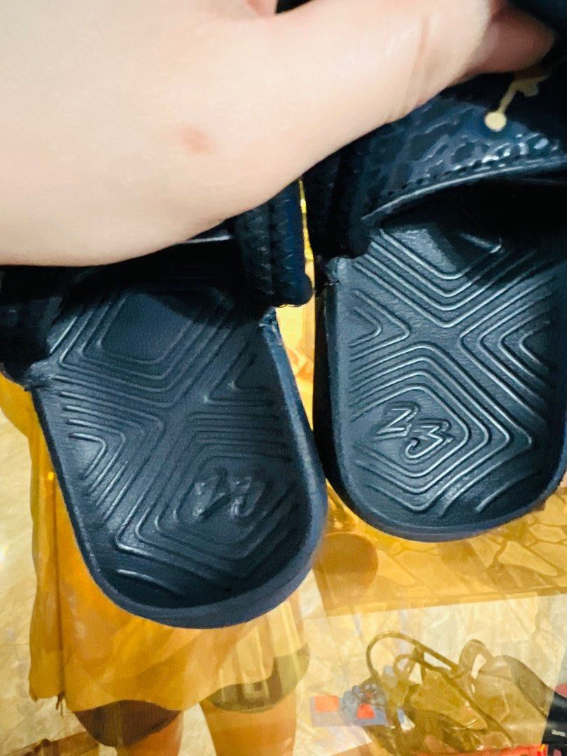 Jordan Hydro Black/Gold Td (Category: Babies & Kids Fashion) located in Malaybalay. Submitted by charmcee (Listing ID 1393682679, Image 3). Description: Preloved Jordan Hydro Td 9C or 15cm insole 850 plus SF.