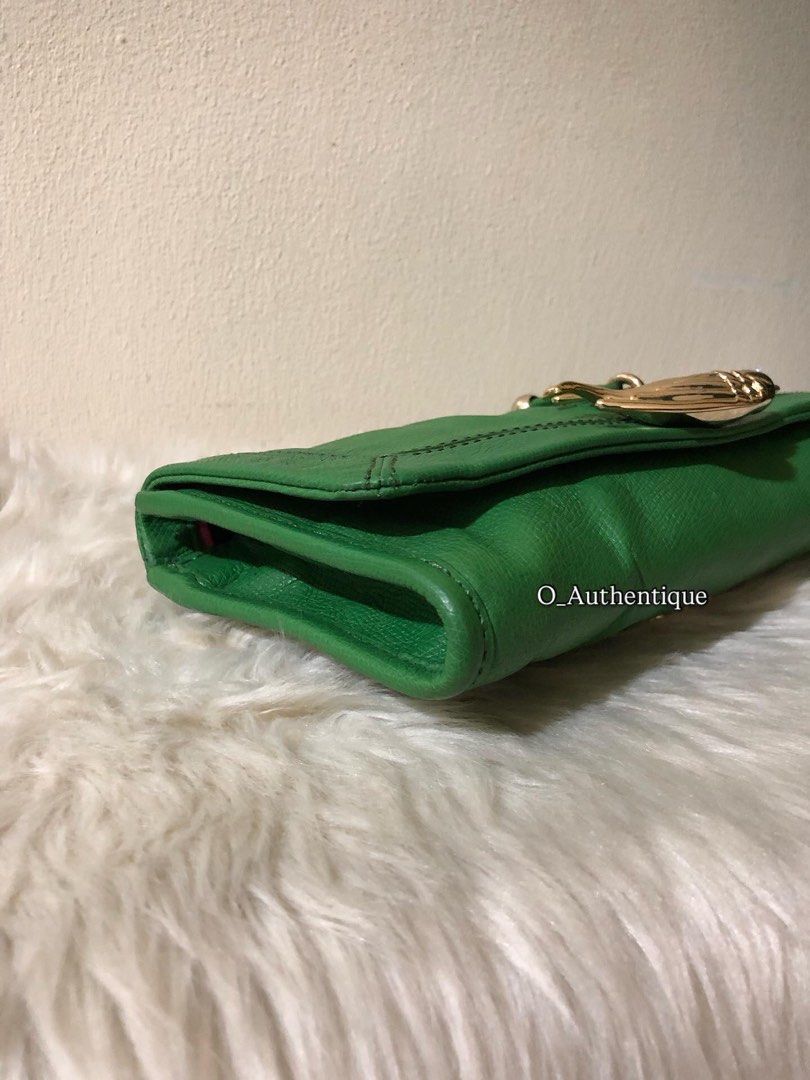 JUICY COUTURE LENI VIBRANT GREEN (Category: Luxury Bags & Wallets) located in Manila. Submitted by o_authentique (Listing ID 1393649812, Image 3). Description: RARE PIECE •Guarantee Authentic •Rank A Condition •perfect in any occasion 🌟 Our price is right base on items condition .
