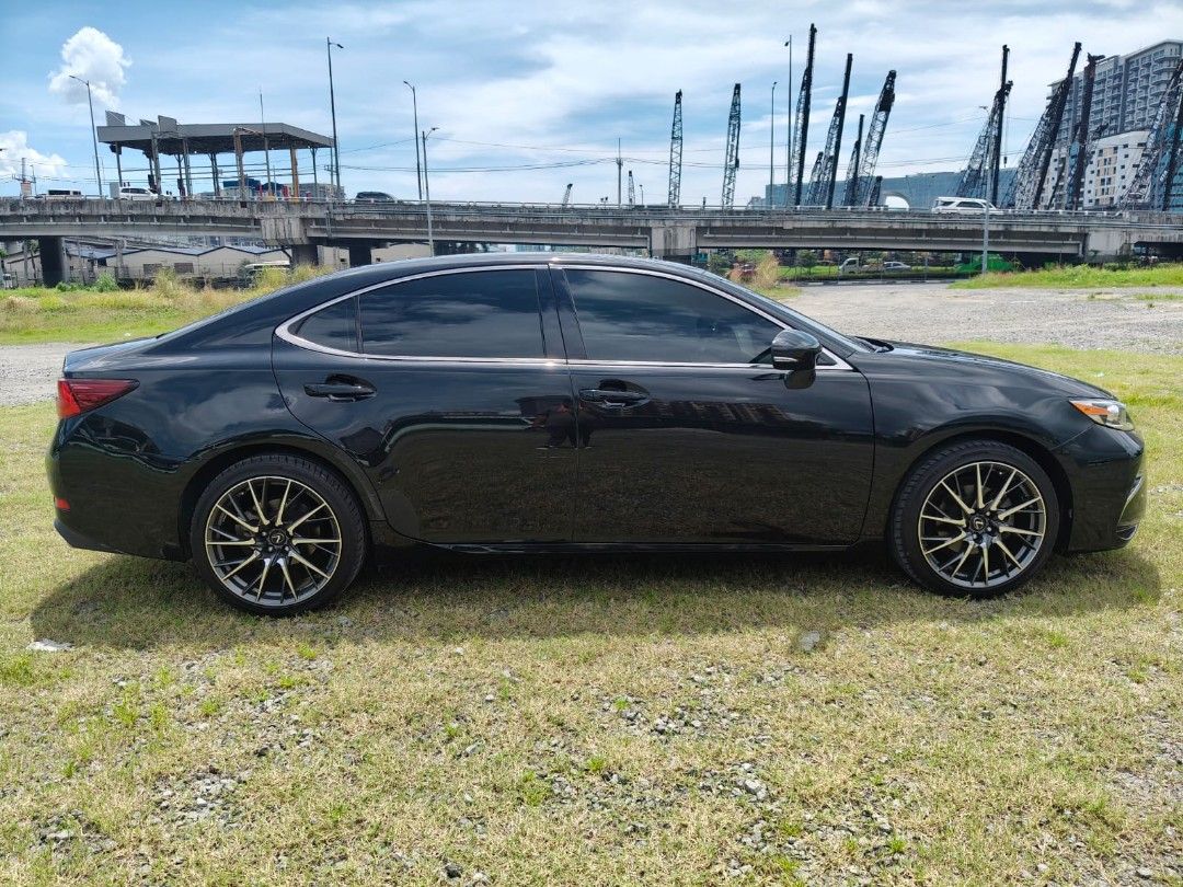 Lexus ES 350 Auto (Category: Used Cars) located in Makati City. Submitted by CarCity26 (Listing ID 1393747170, Image 3). Description: 1st owner, casa maintained Lexus Manila BGC, all original. we will include PMS from Lexus Manila. Neg. Bank financing available. location: Car City (waze).