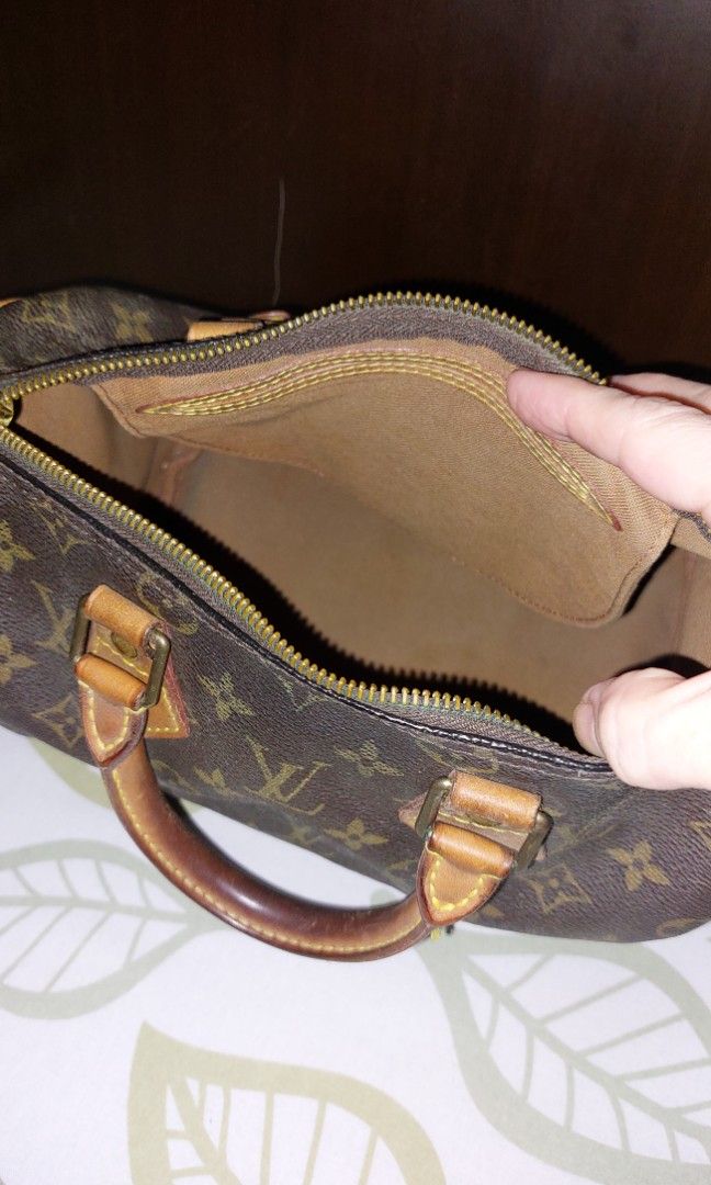 LV speedy 25 (Category: Luxury Bags & Wallets) located in Quezon City. Submitted by jessicakc21 (Listing ID 1393685129, Image 2). Description: LV speedy 25 TH 0084 made in France.
