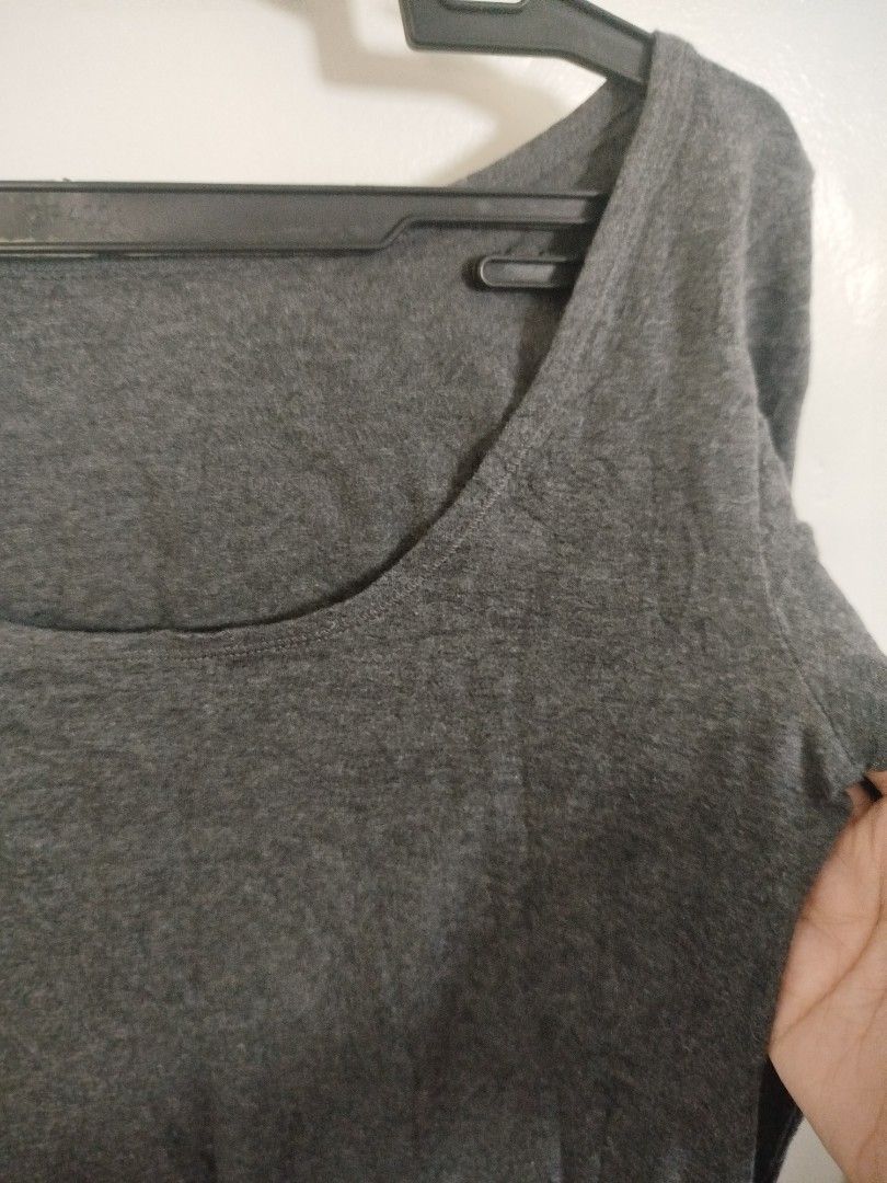 Muji thermal womens longsleeves (Category: Longsleeves) located in Davao. Submitted by jil88 (Listing ID 1393715069, Image 3). Description: like uniqlo extra warm gray color no issue small.