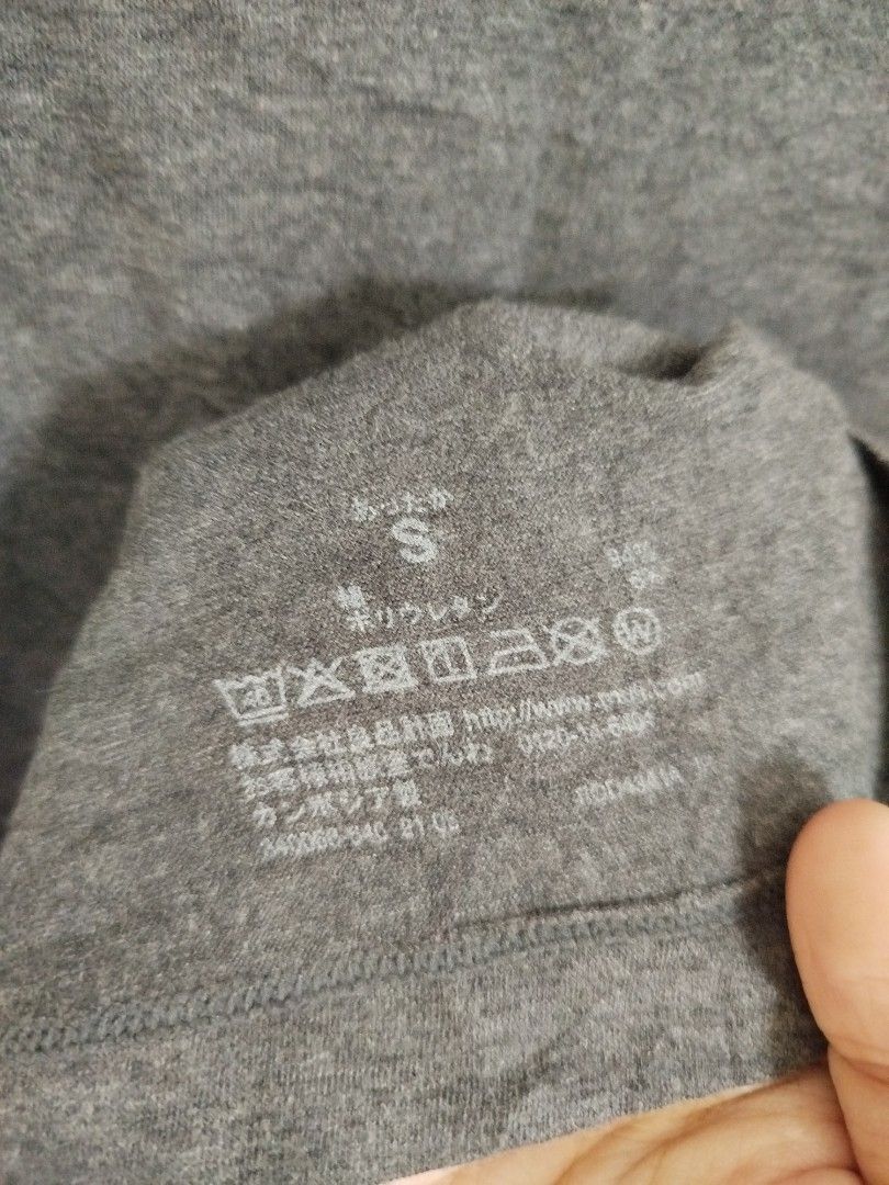 Muji thermal womens longsleeves (Category: Longsleeves) located in Davao. Submitted by jil88 (Listing ID 1393715069, Image 2). Description: like uniqlo extra warm gray color no issue small.
