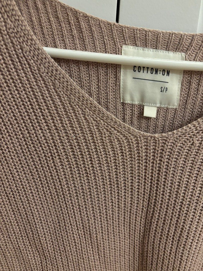 Nude pink cotton on cardigan (Category: Coats, Jackets and Outerwear) located in Las Pinas. Submitted by bluesy3 (Listing ID 1393796018, Image 2). Description: Belle sleeves.