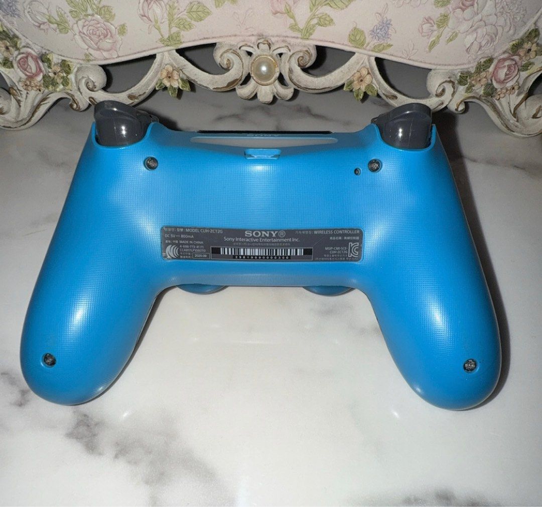 Original PS4 Controller (Category: PlayStation) located in Subang Jaya. Submitted by jas_xxr (Listing ID 1393811389, Image 2). Description: Selling a genuine Sony DualShock 4 Wireless Controller for PS4. Fully functional and in excellent condition Tested and working perfectly. Includes: Controller only (no box).