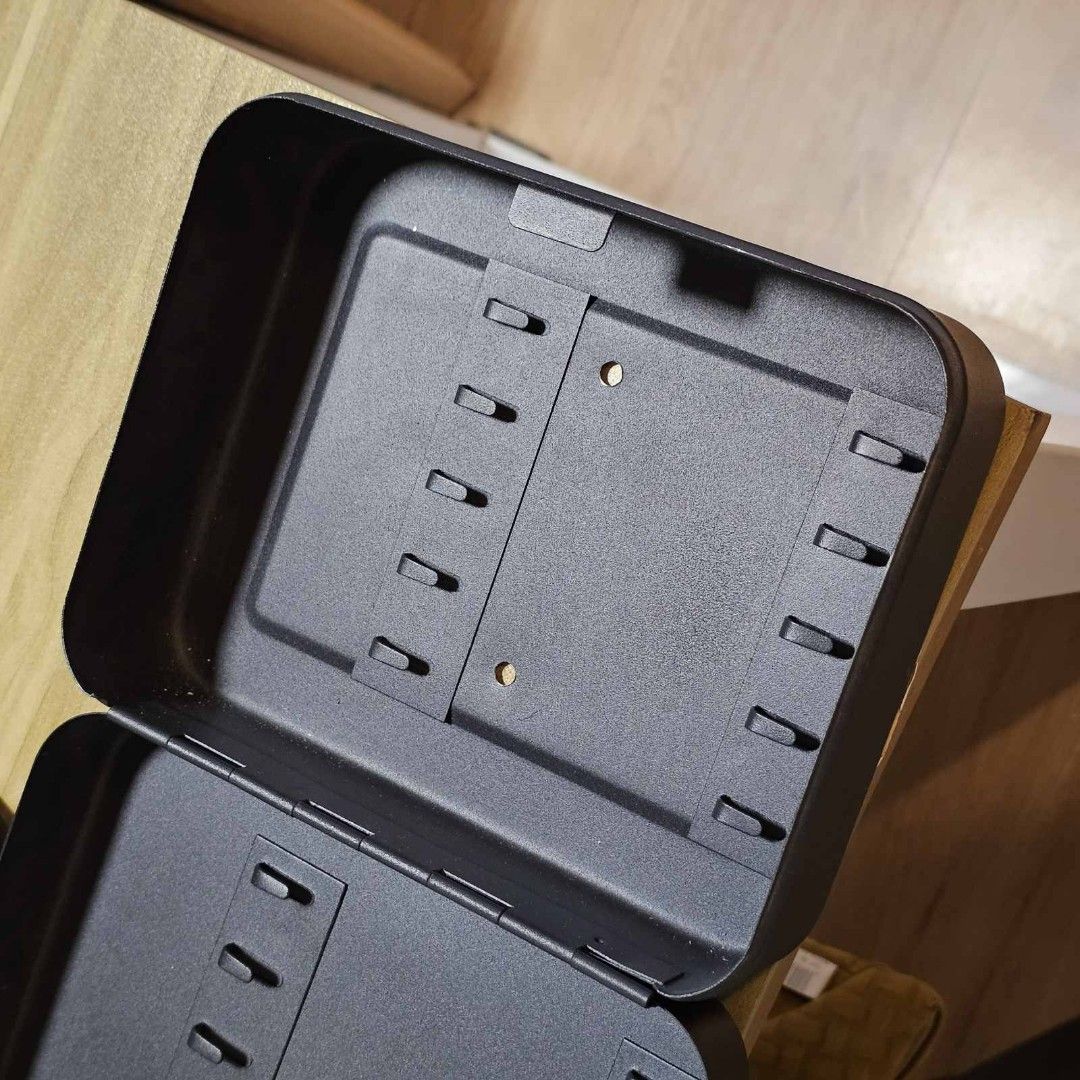 Password Key Box (Can be wall mounted) (Category: Storage Boxes & Baskets) located in Quezon City. Submitted by dada.chad (Listing ID 1393632494, Image 3). Description: Black Matte Metal Key Box – Password Lock Para sa keys mo na safe at hassle-free! This black matte metal key box is matibay, sleek, at practical. May password lock pa, so safe na, walang stress kung sino lang ang makaka-access. Features: Matibay na metal Sleek matte black look Eas