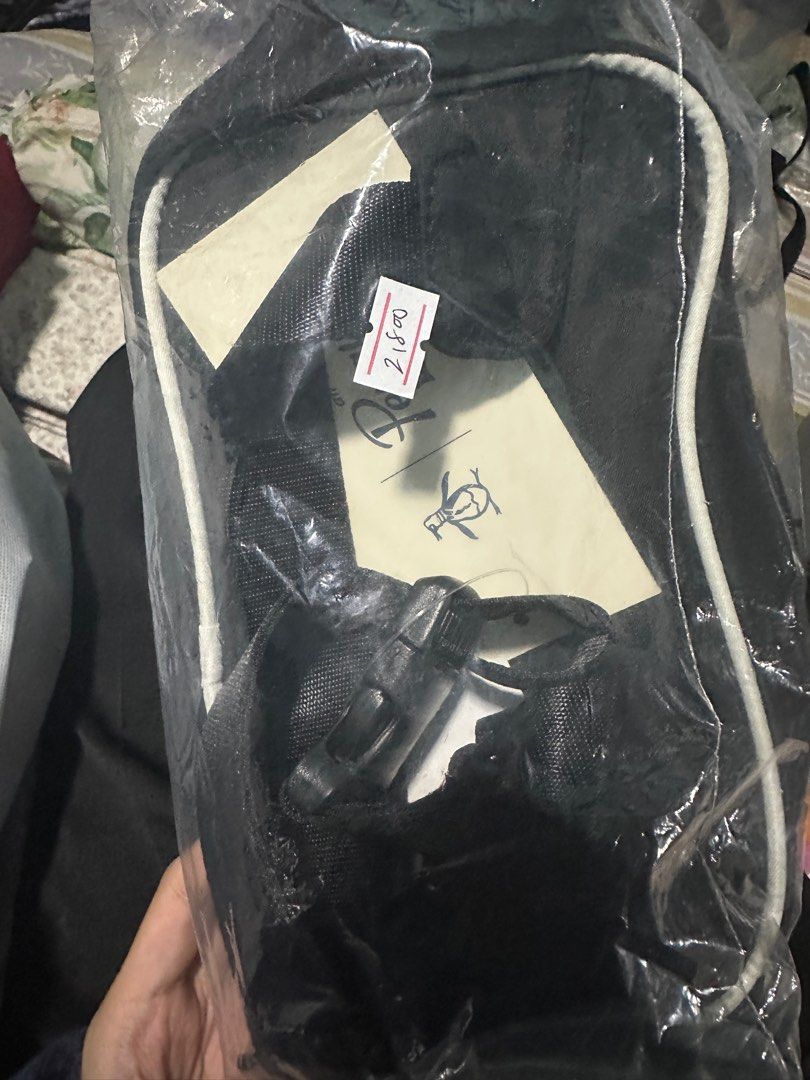 Penguin original bag (Black) (Category: Sling Bags) located in Manila. Submitted by omenagi (Listing ID 1393755840, Image 2). Description: .