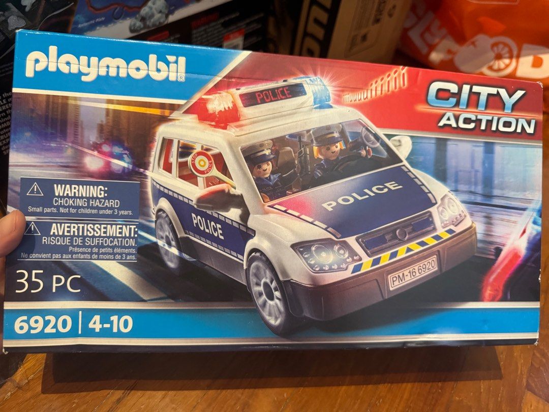 Playmobil 6920 City Action Police Car With Lights And Sound And 2 playmobil-6920-city-action-police-car-with-lights-and-sound-and-2