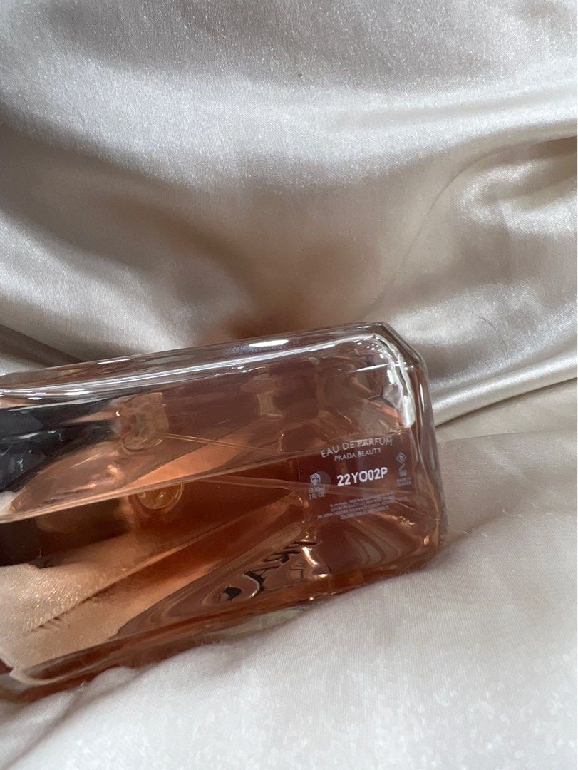 Prada Paradoxe (Category: Fragrance & Deodorants) located in Paranaque City. Submitted by flfdeclutter (Listing ID 1393805723, Image 3). Description: Prada Paradoxe EDP 90ml with Box 80?/90ml 4,800 Lalamove/j&t/gogoexpress.