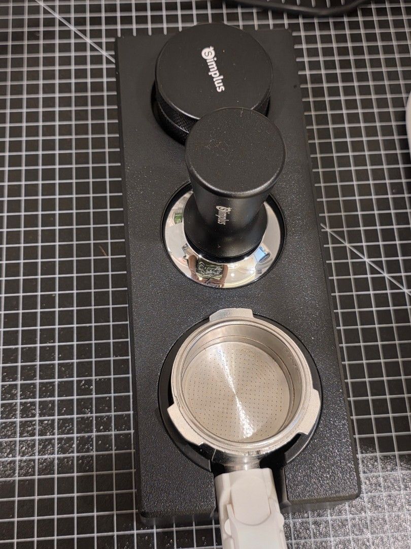 SIMPLUS ESPRESSO MACHINE PLUS ACCESSORIES (Category: Coffee Machines & Makers) located in Quezon City. Submitted by stilllovedclothingph (Listing ID 1393750973, Image 3). Description: IF YOU WANT TO LEARN HOW TO PULL ESSPRESSO SHOTS, THIS SET IS PERFECT FOR YOU! It comes with accessories you need compatible with the simplus machine since it is only a 51mm portafilter. I personally purchased this to learn basic calibration and pulling Esspresso sh