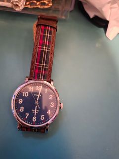 具有格子表帶的Timex手錶64212191098371110