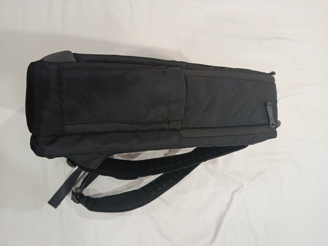 U Elements Equipt Backpack (Category: Laptop Bags & Sleeves) located in Dasmarinas. Submitted by jannleyba (Listing ID 1393664775, Image 3). Description: U Elements Equipt Backpack Fits up to 16" Laptops. Bought in Urbanize. RFS: hindi nagagamit Meetup or pickup in Dasmarinas Cavite or Megamall by appointment. Shipping care of buyer..