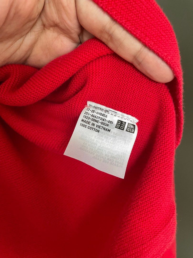Uniqlo Red Cotton Sweater (Category: Longsleeves) located in Rizal. Submitted by ethriftstudios (Listing ID 1393665949, Image 3). Description: .