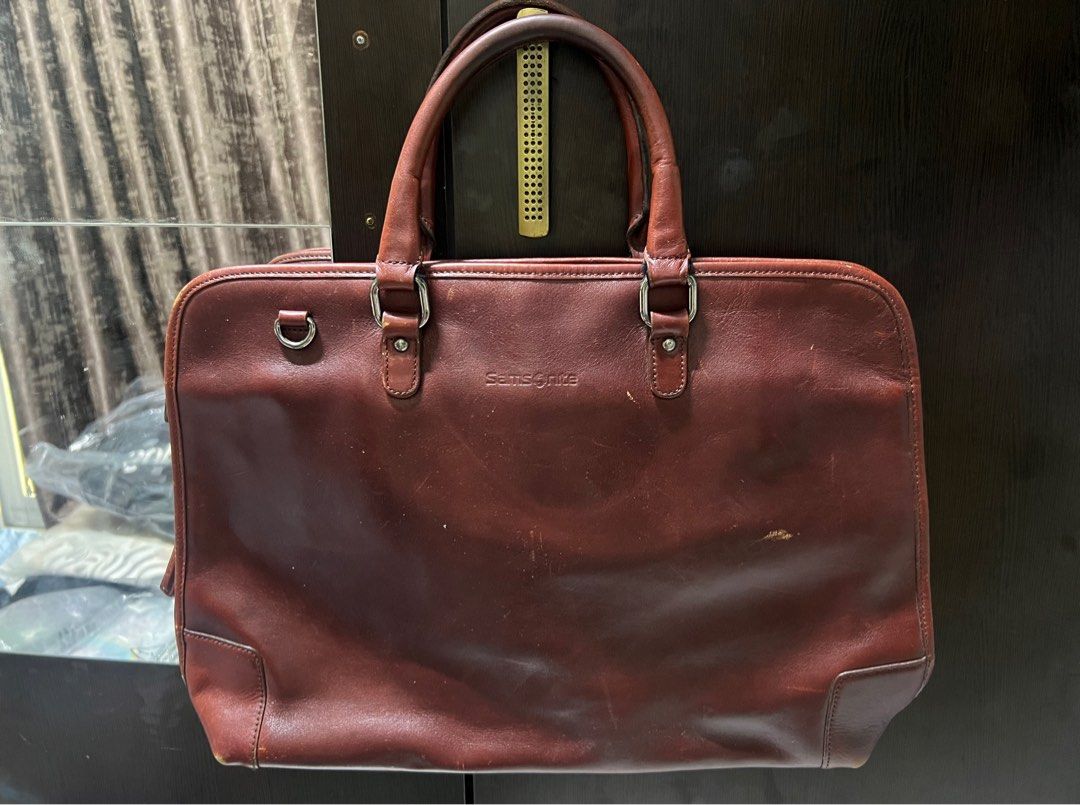 Vintage Samsonite (Category: Luxury Bags & Wallets) located in Makati City. Submitted by _jcq_ (Listing ID 1393809796, Image 1). Description: ✅ As-is .