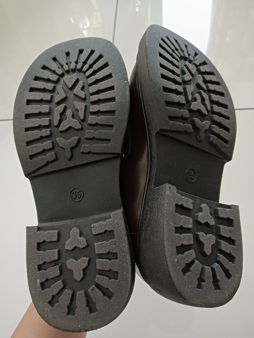 Women's Vintage Leather Shoes (Category: Loafers) located in Kuala Lumpur. Submitted by rachmami (Listing ID 1393744402, Image 3). Description: Thick bottom slip on shoes with heels, wore less than 5 times, it's clean & still in good condition. Postage not included..