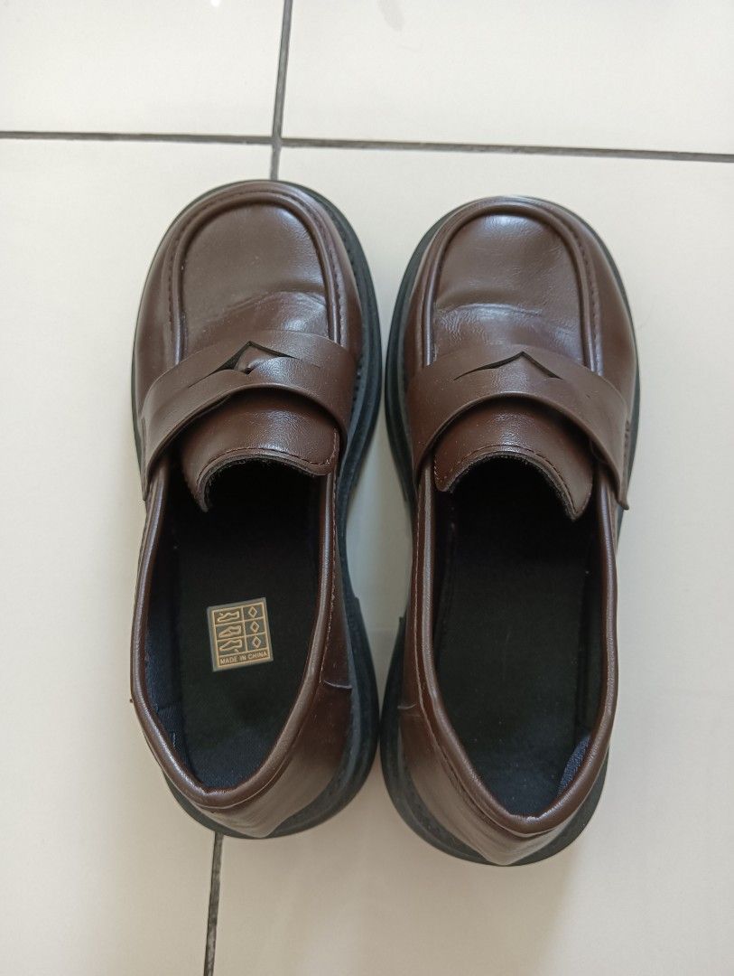 Women's Vintage Leather Shoes (Category: Loafers) located in Kuala Lumpur. Submitted by rachmami (Listing ID 1393744402, Image 2). Description: Thick bottom slip on shoes with heels, wore less than 5 times, it's clean & still in good condition. Postage not included..