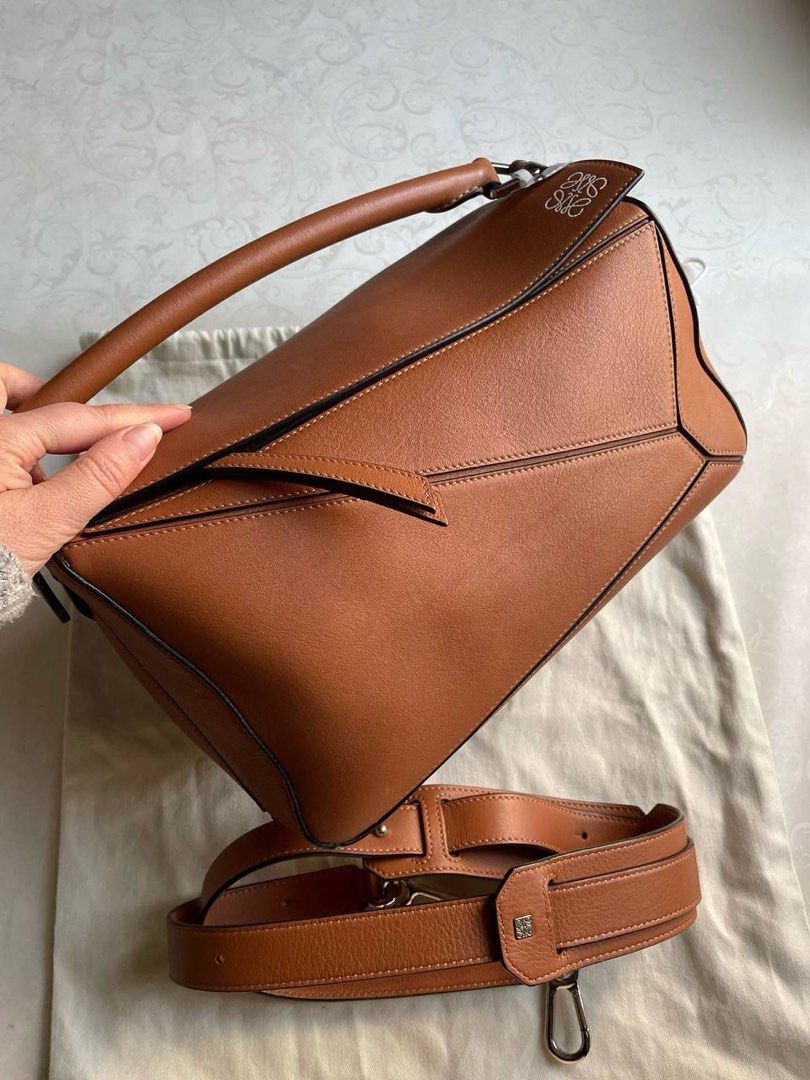 💯 Authentic Loewe Puzzle Medium Luxury Bags Wallets on Carousell