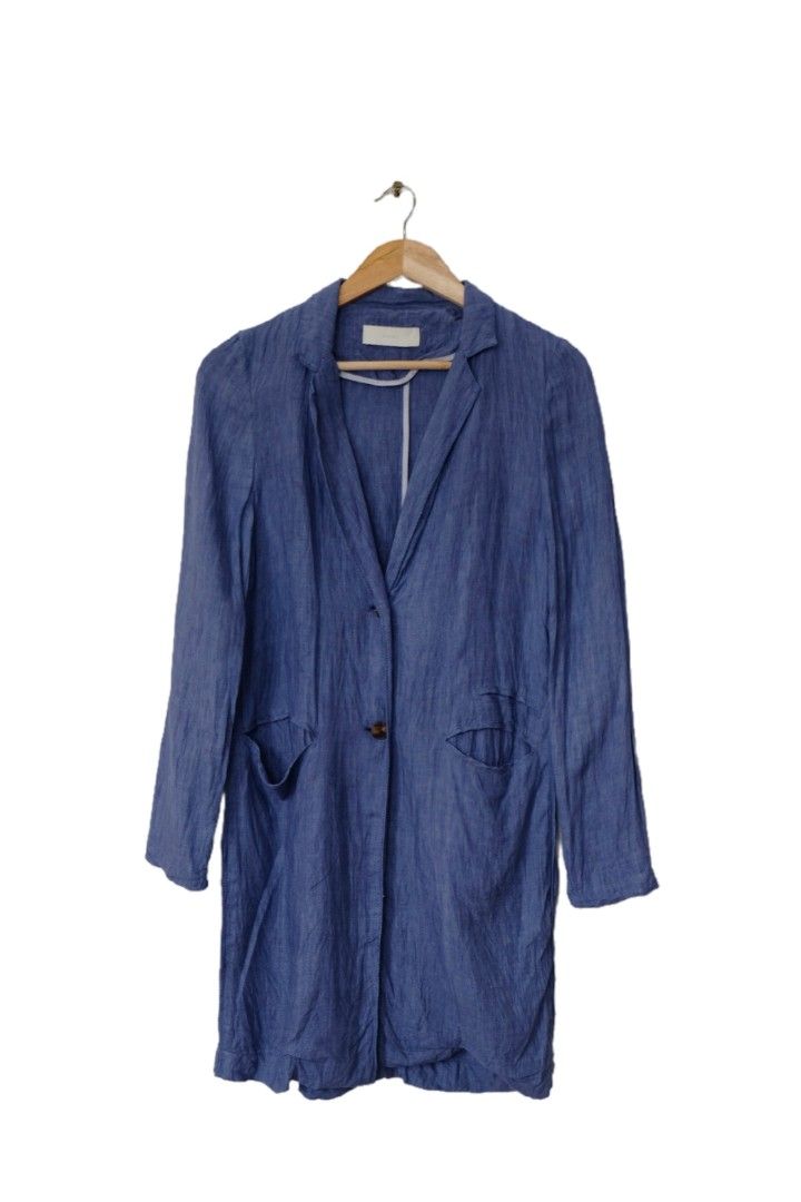 , crafted from high-quality fabric in a refreshing light blue hue. (Category: Coats, Jackets and Outerwear) located in General Trias. Submitted by coatsaleph (Listing ID 1393876961, Image 3). Description: Size: Small to Medium Elevate your style with this Chic Longline Blazer, crafted from high-quality fabric in a refreshing light blue hue. This tailored piece features a sleek open-front design and functional side pockets, making it perfect for l