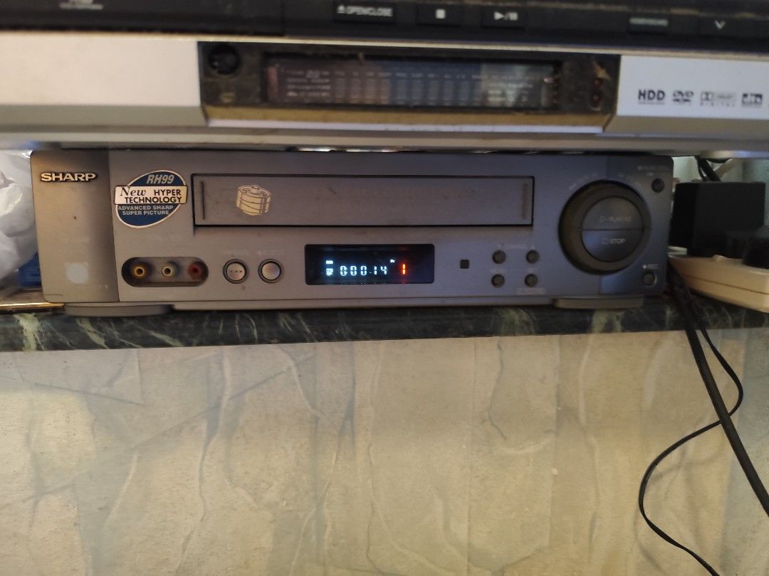 中古二手聲寶錄影機 sharp R99 試過著機 （分類：其他音響配件及設備）位於 Hong Kong。 由 bmwm399 提交（商品編號 1386023821，圖片 3）。簡介： 中古二手聲寶錄影機 sharp R99。