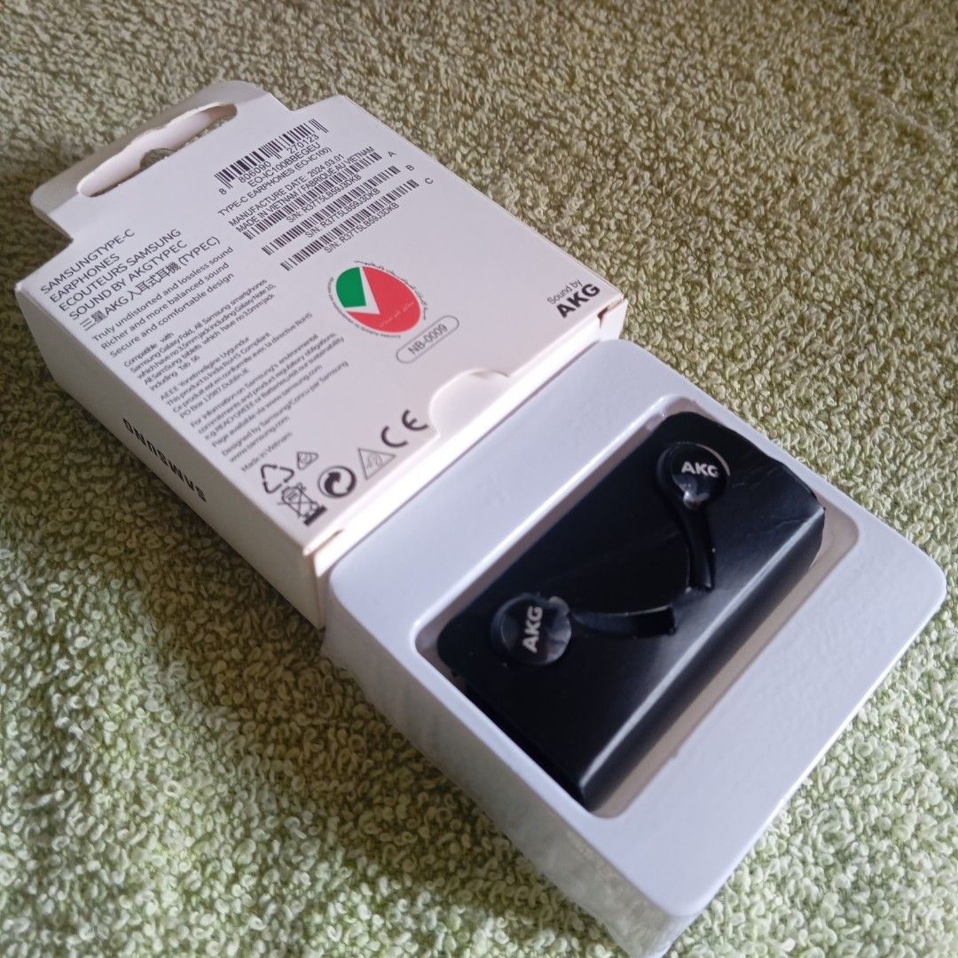 AKG EARPHONES TYPE C 3.5MM (Category: Earphones) located in Paranaque City. Submitted by powerzone0517 (Listing ID 1393826410, Image 2). Description: .