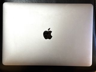 APPLE 13.3-inch MacBook Pro with Touch Bar and Touch ID64214305360002110