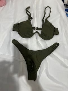 (Category: ) located in . Submitted by cherryblondeeeee (Listing ID 1393995493, Image 1). Description: .