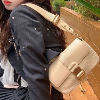 (Category: ) located in . Submitted by jl_trends (Listing ID 1393959971, Image 1). Description: .
