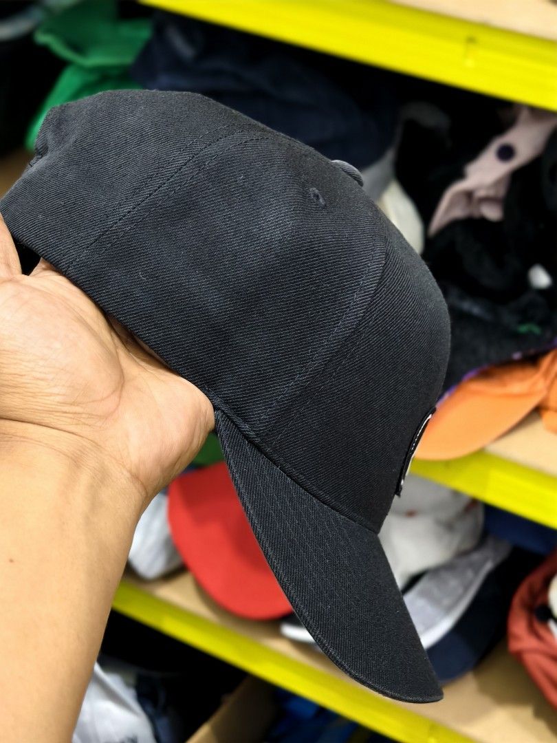 CAP (Category: Cap & Hats) located in Karak. Submitted by sempadan_b (Listing ID 1393974819, Image 3). Description: condition 9/10 Postage SM RM8/ SBH SRWK RM15 SHJ. item Bundle item Guni. berminat boleh Terus👇 Dm Untuk Pertanyaan atau Urusan Jual Beli..