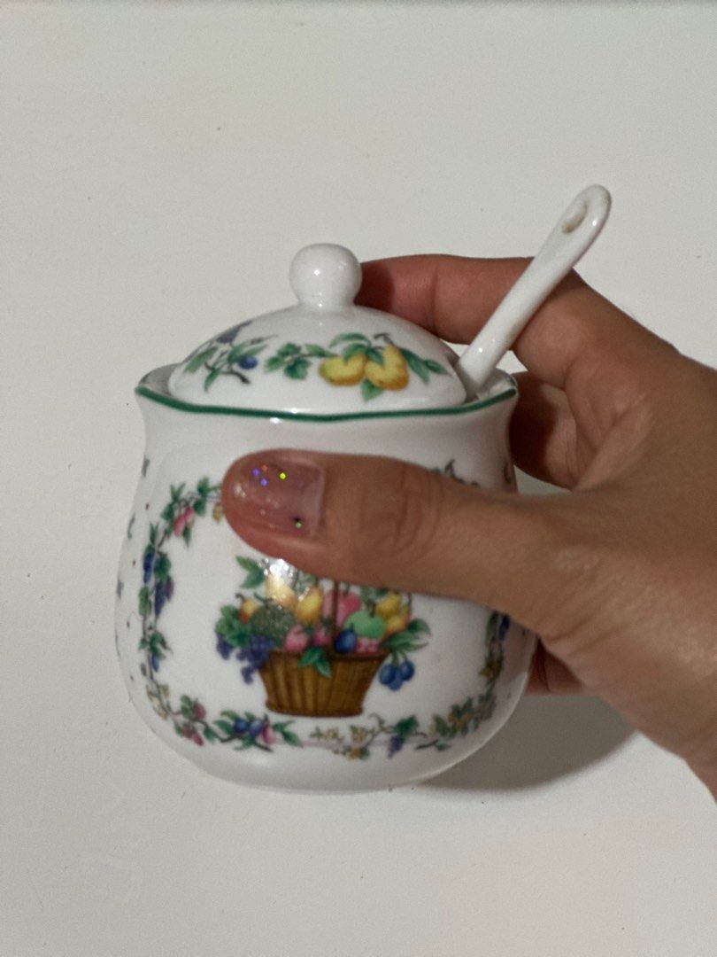 Ceramic Fruit design sugar pot (Category: Coffee & Tea Tableware) located in Davao. Submitted by favoritepreloved (Listing ID 1393902294, Image 2). Description: ❤️ 9cm height ❤️ cm diameter.