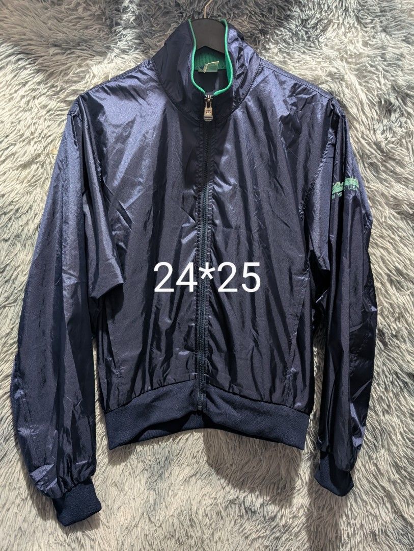 Champion Windbreaker Bomber Style (Category: Coats, Jackets and Outerwear) located in Pasay City. Submitted by jaydee05 (Listing ID 1393888059, Image 3). Description: No issues Like New Original Personal CollectioN Water Resistant RFS - DECLUTTERING.