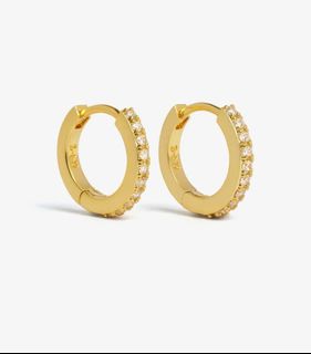 (Category: ) located in . Submitted by ms_style_shopper (Listing ID 1393898371, Image 1). Description: .