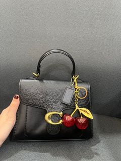 (Category: ) located in . Submitted by preloved_9393 (Listing ID 1393897649, Image 1). Description: .