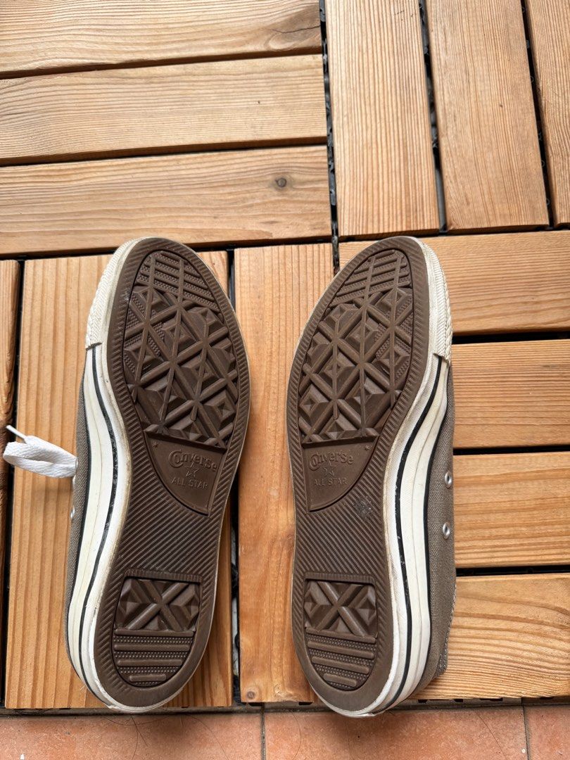 Converse (Category: Sneakers) located in Petaling Jaya. Submitted by elbowgrease (Listing ID 1393826331, Image 3). Description: .
