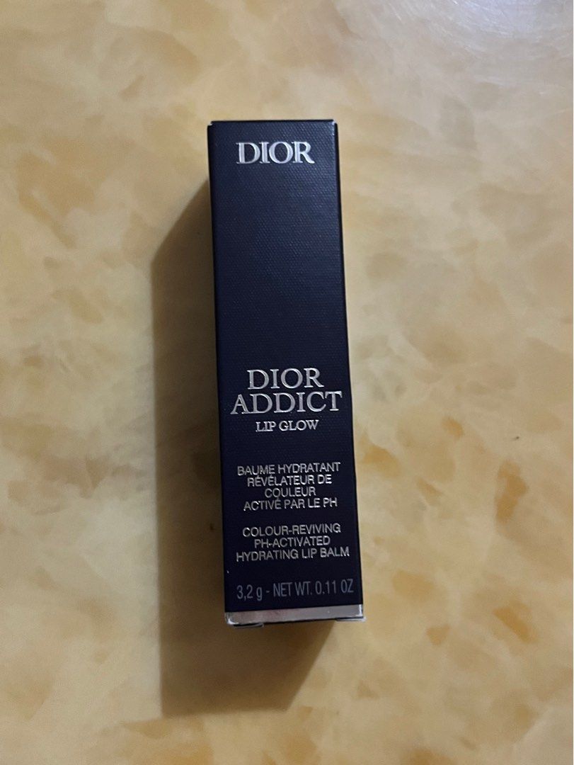DIOR Addict Lip Glow - 000 Universal Clear (Category: Makeup) located in Bulacan. Submitted by declutterwitharia (Listing ID 1393948742, Image 1). Description: Brand new Shade: 000 Universal Clear Best seller 🤍 price negotiable for sure buyer.