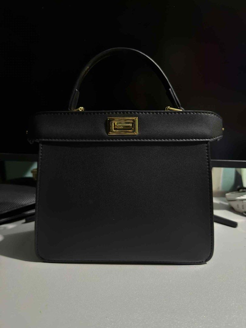 Fendi Peekaboo Mini (Category: Luxury Bags & Wallets) located in Cabuyao City. Submitted by gerliecloset20243 (Listing ID 1393822481, Image 1). Description: Brand: Fending❤️ Color: Black Size: Small Condition: Good as new minor flaws scratch lang po sa hardware❤️ Coded:✅ (pls pm me for info) Avail: COD/COP/Lala/ jandtehh Pm nalang kayo mga sissy!! Onsale na po ito with last price pa❤️❤️❤️ .