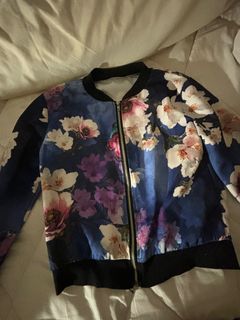 (Category: ) located in . Submitted by 124987456 (Listing ID 1393932059, Image 1). Description: .