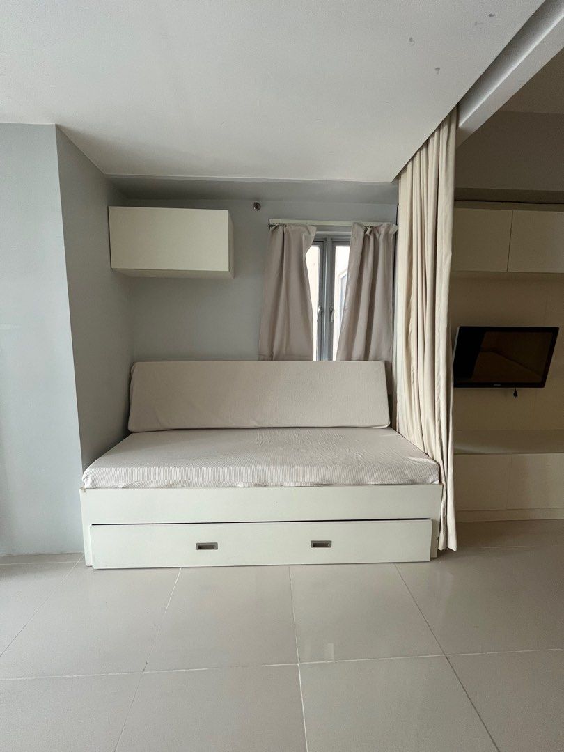 For Lease: Tower 3, Morgan Executive Res. (Category: Apartments & Condos) located in Paranaque City. Submitted by rightkeypropertymnl (Listing ID 1394009024, Image 3). Description: For Lease: Tower 3, Morgan Executive Residences 17th floor 47sq mts. with balcony. With parking Rate:32,000 2 months advance 2 months security deposit Pdc’s.