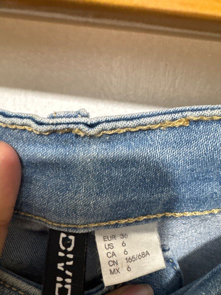 H&M high waisted denim shorts (Category: Shorts) located in Quezon City. Submitted by maesells94 (Listing ID 1393838365, Image 2). Description: .