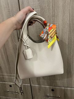 (Category: ) located in . Submitted by shopexpress247 (Listing ID 1393957574, Image 1). Description: .