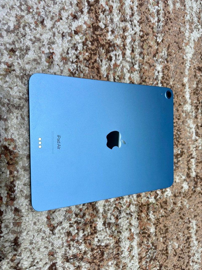 iPad Air 5th Gen 64GB – Like New (Category: iPad) located in Mandaluyong City. Submitted by advikgaba (Listing ID 1393918277, Image 2). Description: iPad Air (5th Generation) – 64GB (Wi-Fi) Condition: Like New – barely used, almost brand new. • Model: MM9E3LL/A • iPadOS Version: 18.6.2 (latest software installed) • Capacity: 64GB (16.5GB free space available) • Display: 10.9-inch Liquid Retina display with True Tone • Processor: Apple M1 chip – f