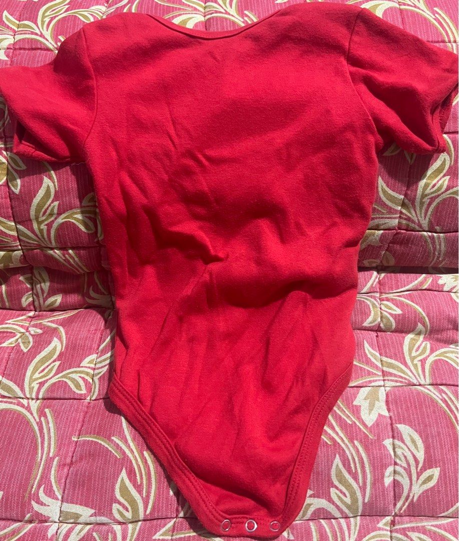 Jollibee baby onesie (Category: Babies & Kids Fashion) located in Quezon City. Submitted by melalog (Listing ID 1393937385, Image 2). Description: For sale is a pre loved jollibee baby onesie for a 9 months to 12 months baby. Unisex. Selling for 130 plus shipping. Item is in proj 2 qc. Pm if interested.