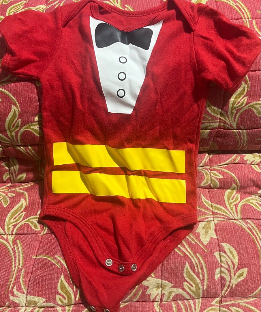 Jollibee baby onesie (Category: Babies & Kids Fashion) located in Quezon City. Submitted by melalog (Listing ID 1393937385, Image 1). Description: For sale is a pre loved jollibee baby onesie for a 9 months to 12 months baby. Unisex. Selling for 130 plus shipping. Item is in proj 2 qc. Pm if interested.