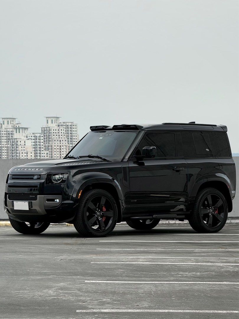 Land Rover Defender 90 X Auto (Category: Used Cars) located in Pasig City. Submitted by gtautoph (Listing ID 1393868050, Image 1). Description: ⬛️🟥🟨 FOR SALE 🟨🟥⬛️ 2022 Land Rover Defender 90 Defender X P400 HSE 3.0-liter 6-cylinder Turbocharged 8-speed Automatic 400hp 11k Kilometers ONLY Panoramic Roof Air Suspension Two-Tone Windsor Leather Interior Power Seats with Memory Coolbox Heads-Up Display Meridian Premium Audio System Oak Wood Inter