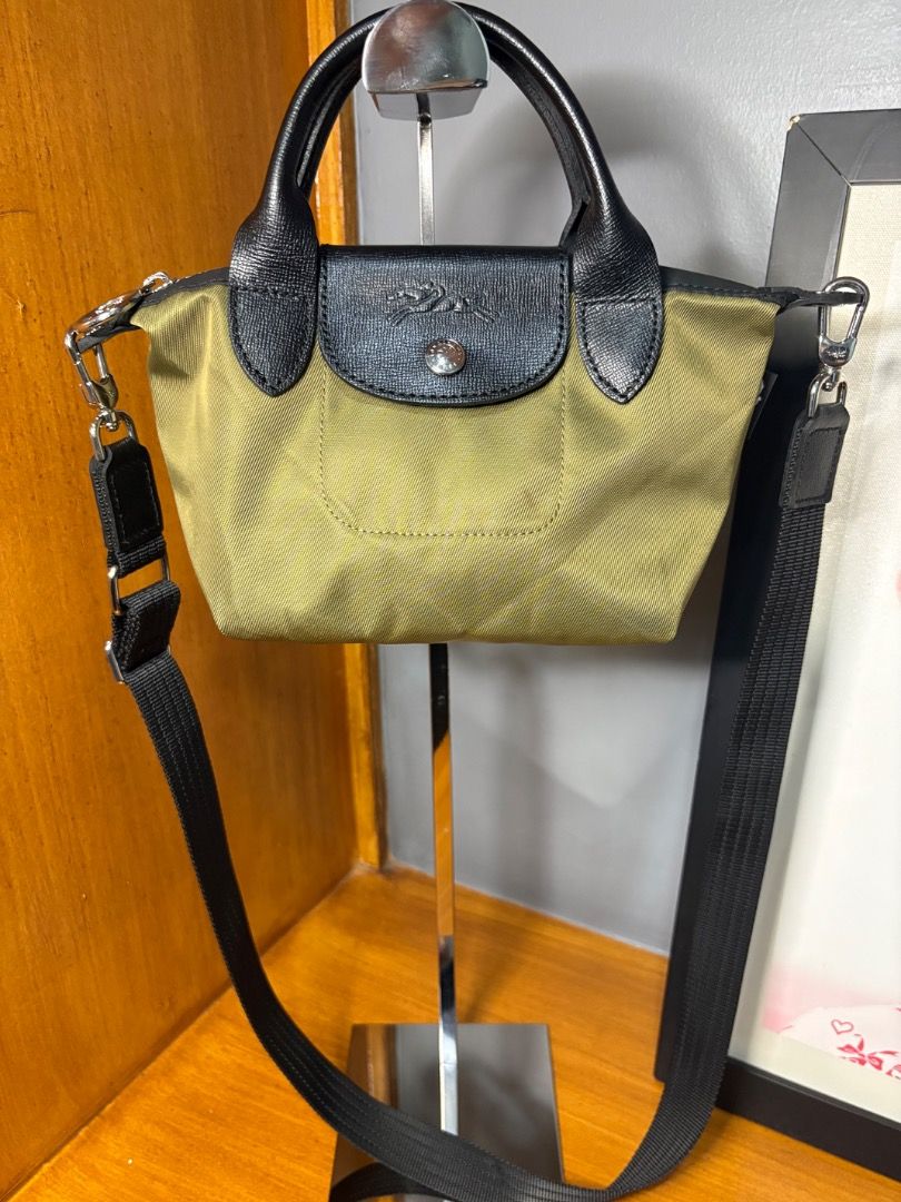 Longchamp Le Pliage Energy Handbag (Category: Luxury Bags & Wallets) located in Binan City. Submitted by magaebae0481790 (Listing ID 1393846796, Image 2). Description: .