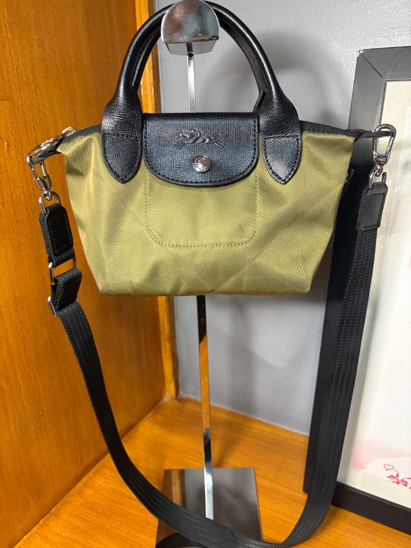 Longchamp Le Pliage Energy Handbag (Category: Luxury Bags & Wallets) located in Binan City. Submitted by magaebae0481790 (Listing ID 1393846796, Image 1). Description: .