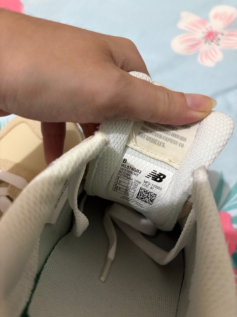 New Balance 574 (Category: Sneakers) located in San Pablo. Submitted by declutterwithmelqc (Listing ID 1393902163, Image 2). Description: ✨original ✨bought in Australia ✨brand new EU 36.5 23cm.