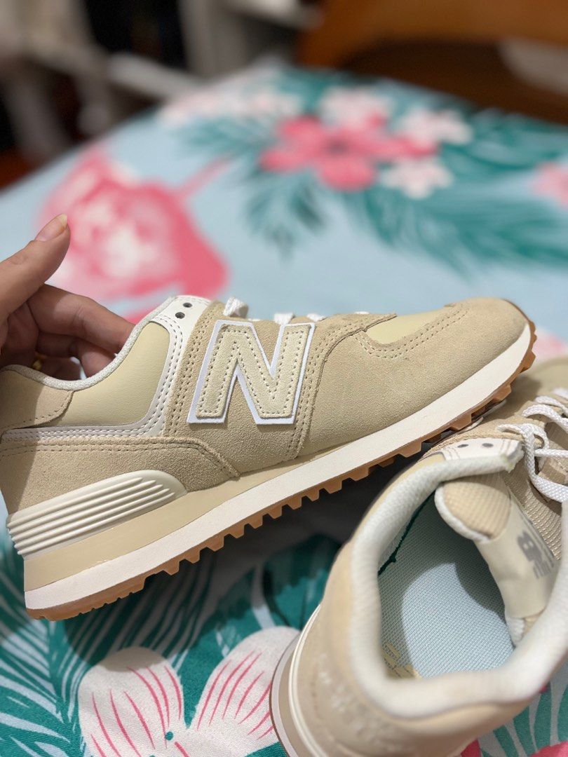 New Balance 574 (Category: Sneakers) located in San Pablo. Submitted by declutterwithmelqc (Listing ID 1393902163, Image 3). Description: ✨original ✨bought in Australia ✨brand new EU 36.5 23cm.