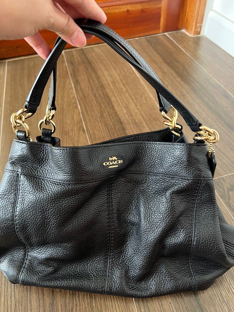 Original Coach Tote bag (Category: Luxury Bags & Wallets) located in Marikina City. Submitted by bycathylee (Listing ID 1393831700, Image 2). Description: Good condition Original Coach Tote bag (also have strap for sling ) Shipping fee to be shouldered by buyer (Lalamove, Grab).
