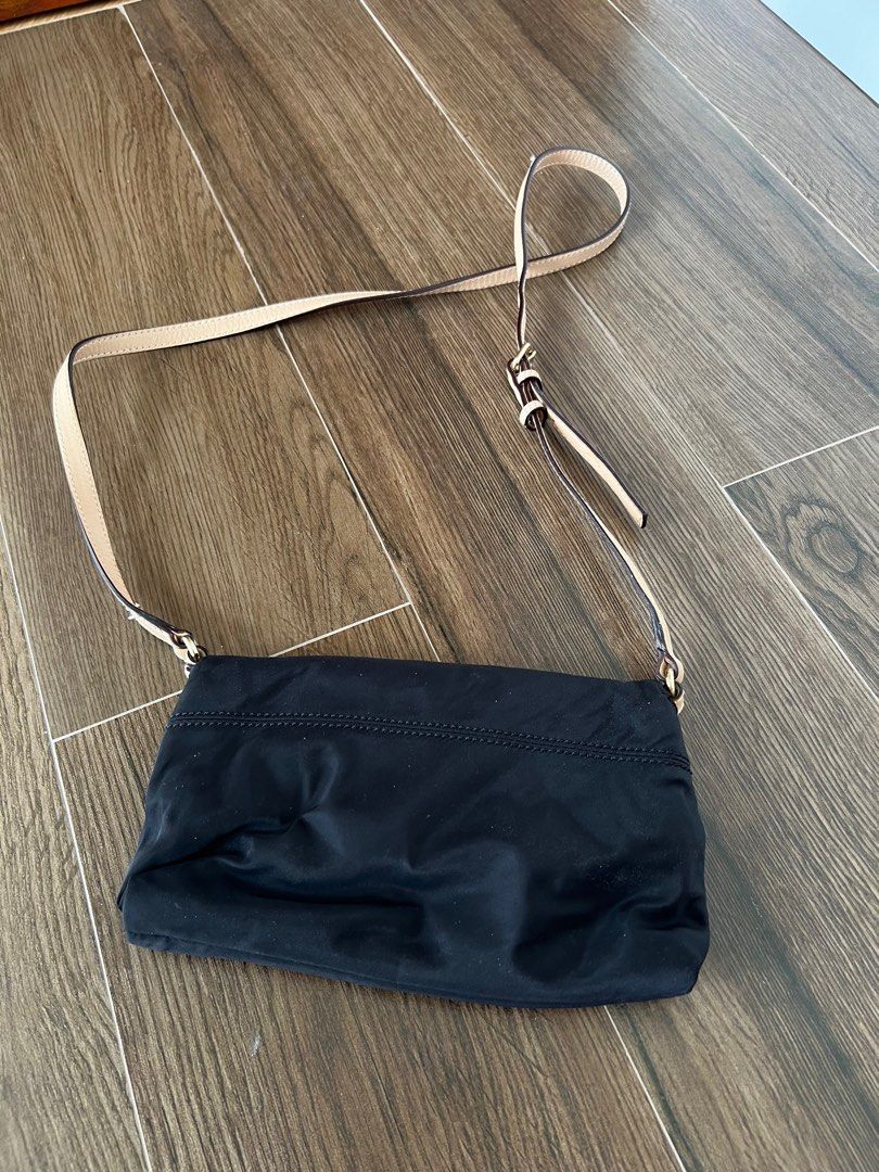 Original Kate Spade cross body bag (Category: Cross-body Bags) located in Marikina City. Submitted by bycathylee (Listing ID 1393830776, Image 2). Description: Original Kate Spade crossbody bag Good condition Shipping fee to be shouldered by buyer (Lalamove, Grab).