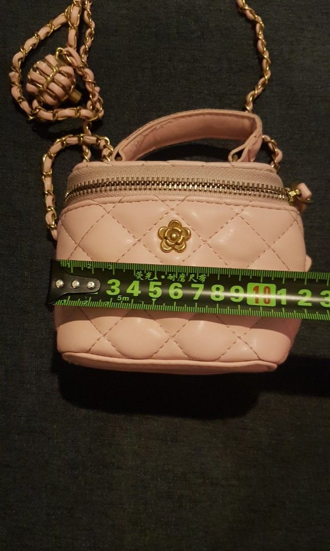 Pink pouch 2 way mini bag (Category: Purses & Pouches) located in Quezon City. Submitted by practibagsplusmnl (Listing ID 1393881509, Image 3). Description: Pink pouch 2 way mini bag..